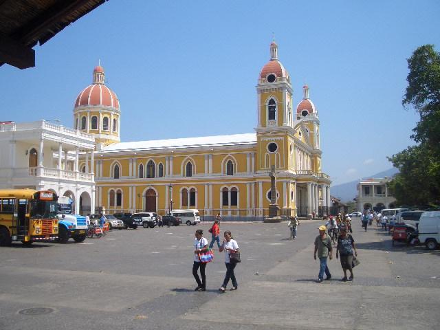 Santa IgLesia Catedral de Granada, sede del Centenario de la Diocesis